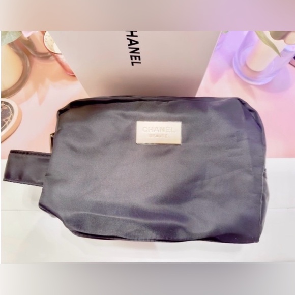 Chanel Makeup Travel Cosmetic Bag - Picture 6 of 7